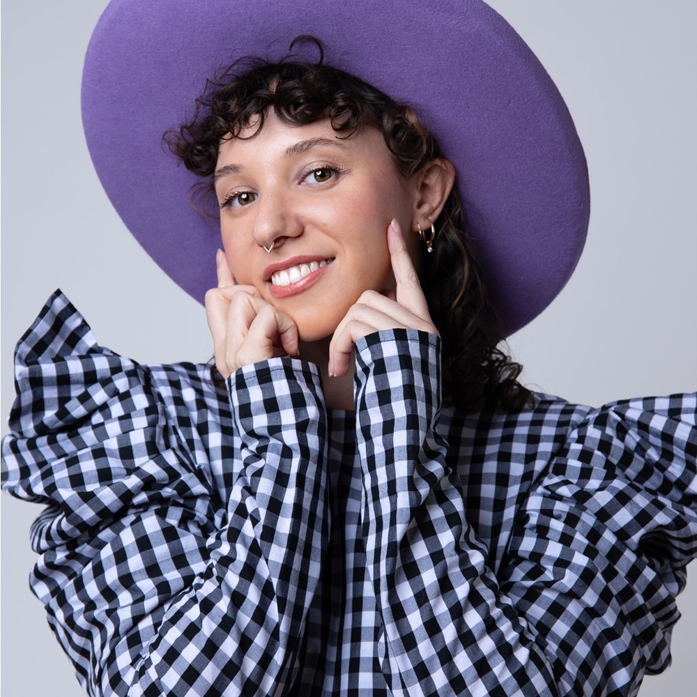 Meet your Posher, Yelle